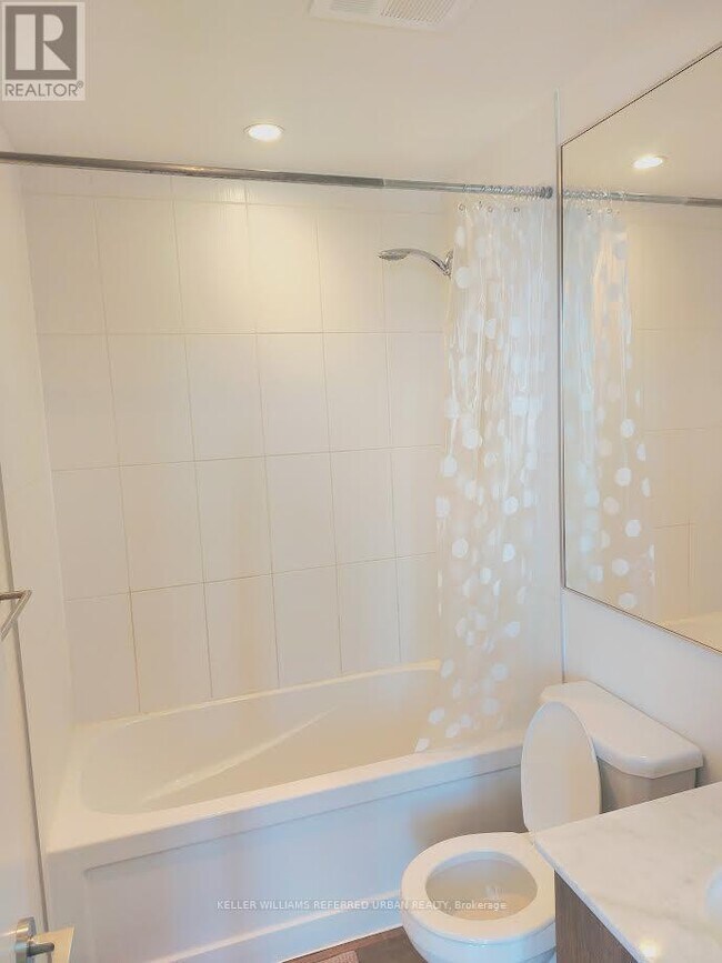 Photo du bâtiment - 170 Fort York Blvd