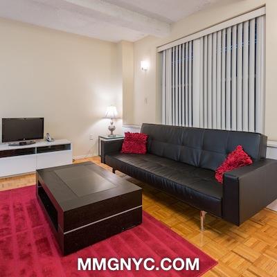Building Photo - 150 W 51st St
