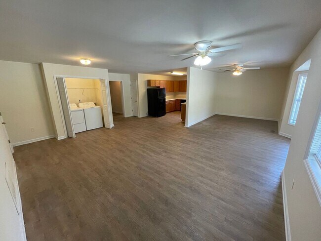 Building Photo - PRE-LEASING FOR AUGUST!