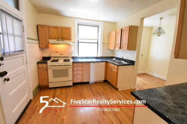 Building Photo - 6127 N Francisco Ave