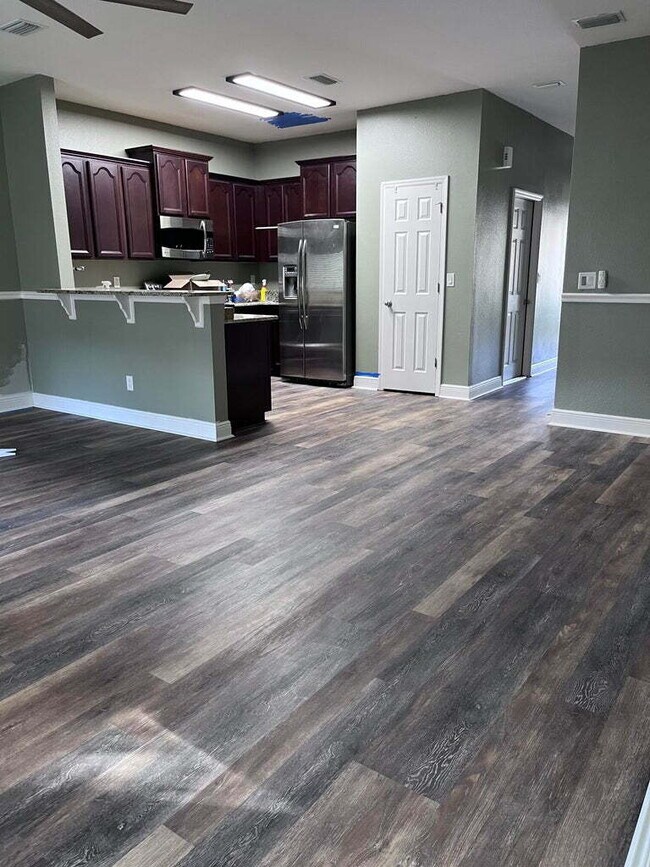 Foto del edificio - Exquisite Townhome is Awaiting