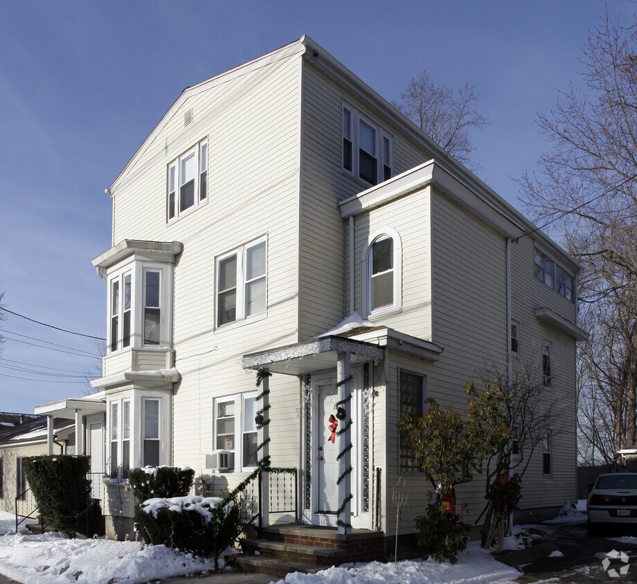 Building Photo - 185-187 Reservoir Ave