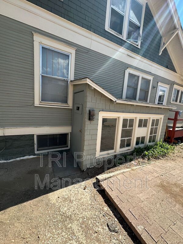 Building Photo - 720 18th St