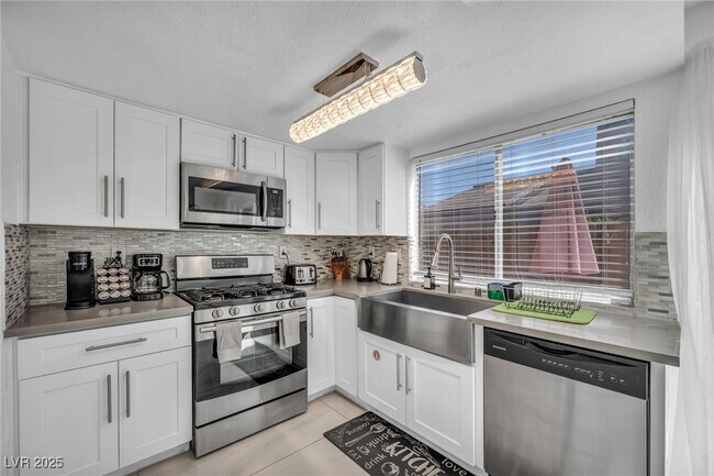 Building Photo - 1453 Santa Anita Dr