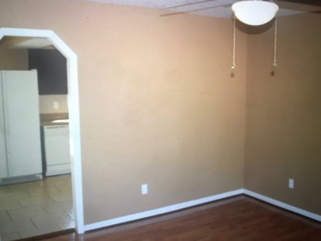 Building Photo - 6044 Cordova Rd