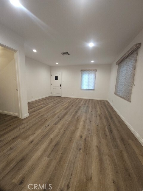 Building Photo - 17423 Burbank Blvd