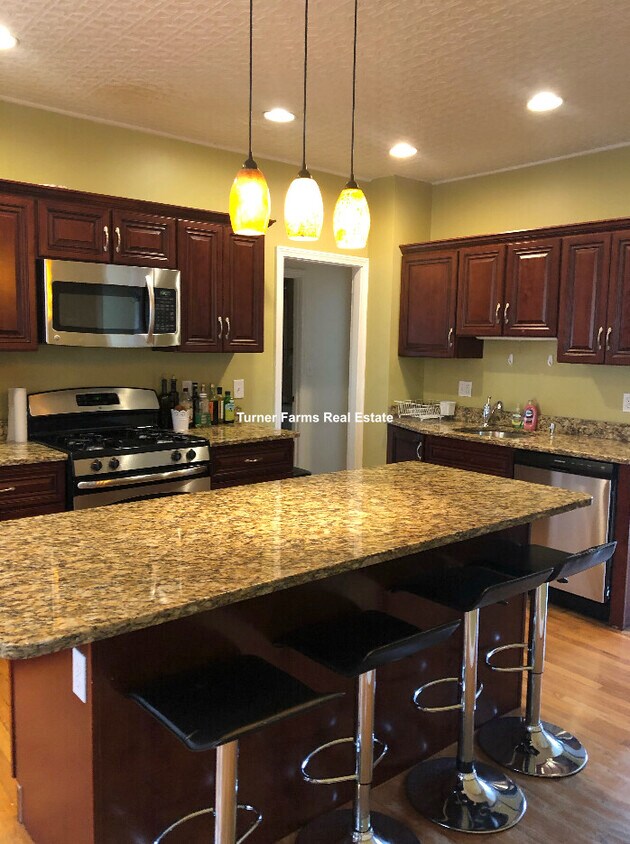 Foto principal - 79 Lyman Ave