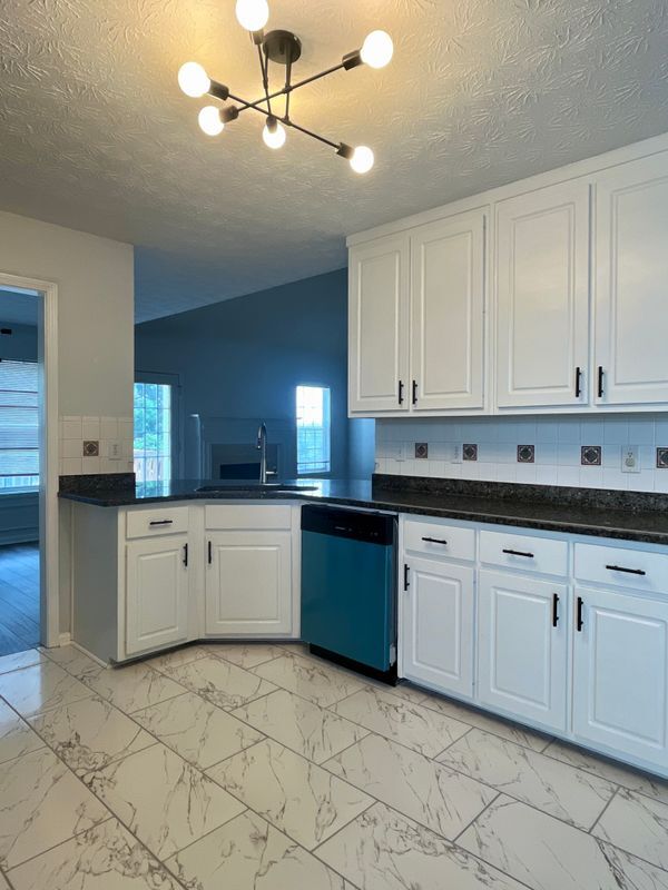 Foto del edificio - 1255 Martins Chapel Ln SE