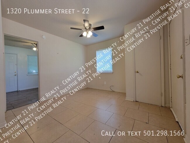 Building Photo - 1320 Plummer Street Apt 22
