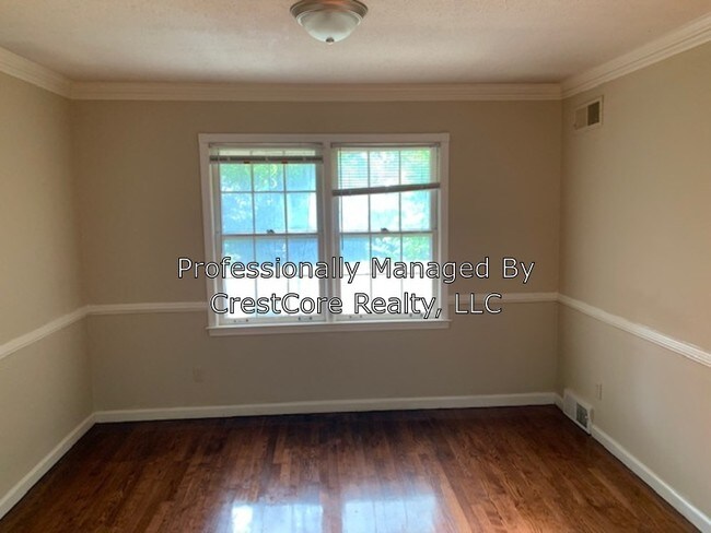 Building Photo - 2338 Glencliff St