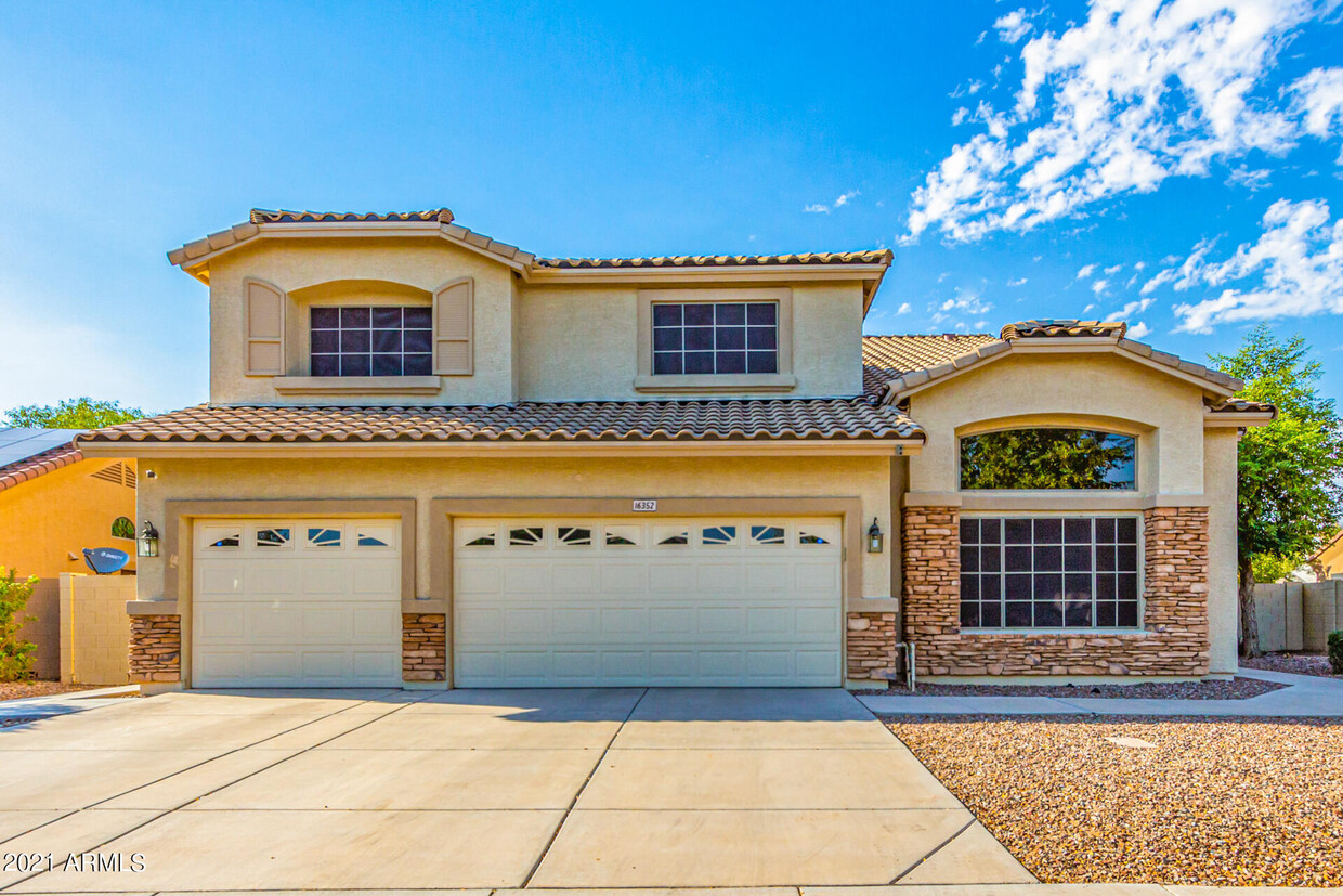Foto principal - 16352 W Roosevelt St