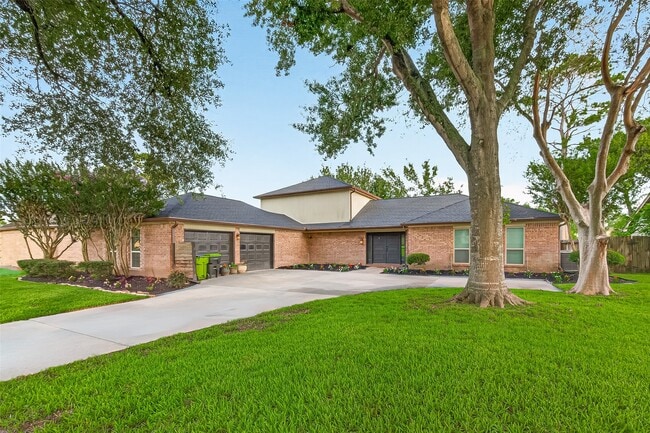 Building Photo - 2103 Winged Foot Dr