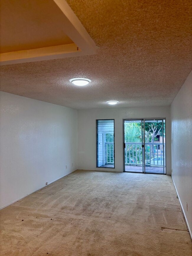 Building Photo - AVAILABLE NOW | 2 Bedroom, 1 Bathroom Townhome | Located at Waiau Garden Court Community | Includ...