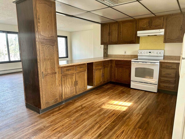 Building Photo - 1101 N Recluse Cir