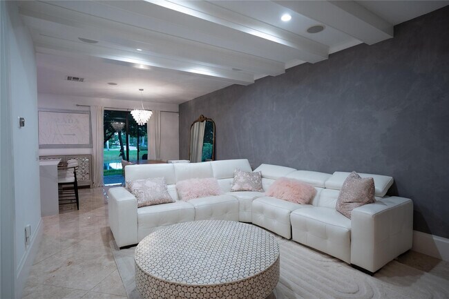 Foto del edificio - 4041 Devenshire Ct