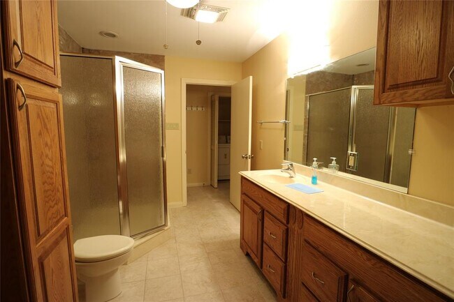 Foto del edificio - 1555 Cheshire Ln