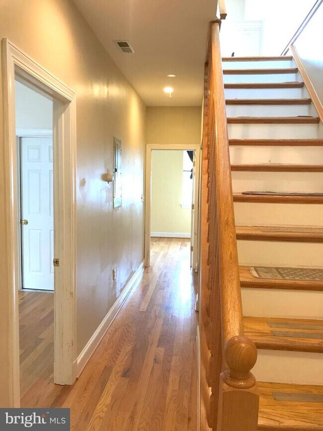 Foto del edificio - 1417 Chapin St NW