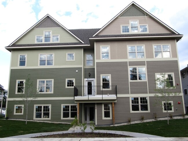 Building Photo - 633 Ontario St SE
