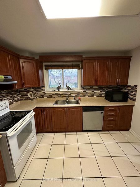 Building Photo - 16 Eldon Crt