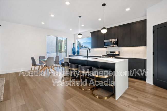 Building Photo - 6760 S 300 E