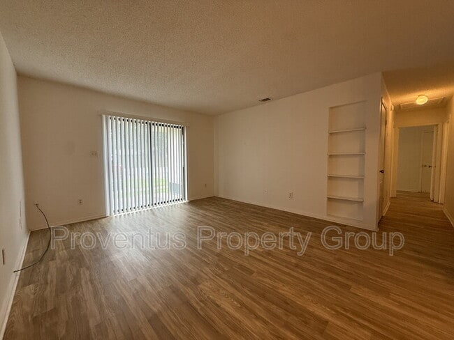 Building Photo - 350 N Crow Rd