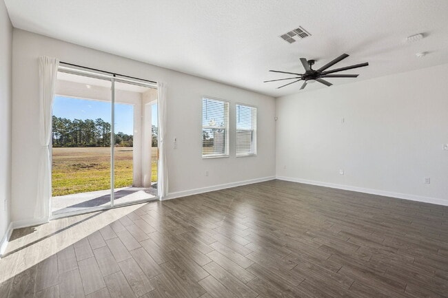 Building Photo - Spacious 3-Bedroom, 2.5 Baths Townhouse Retreat in Prime Orlando Location!