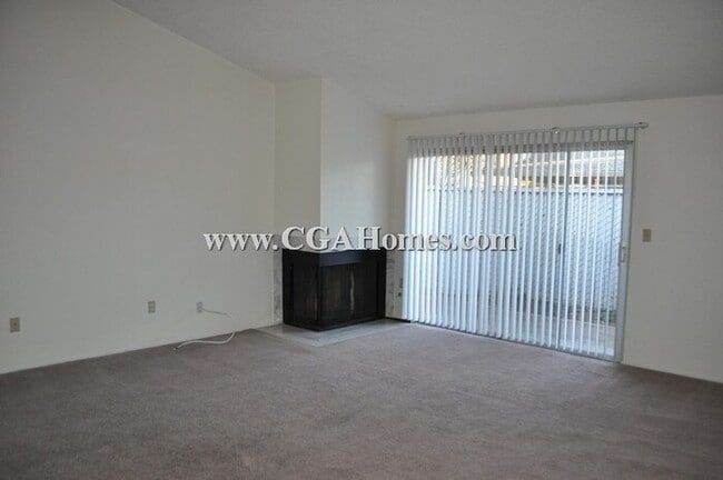 Building Photo - 605 Queens Ave