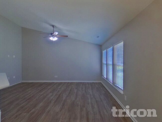 Foto del edificio - 1533 Moss Creek Dr