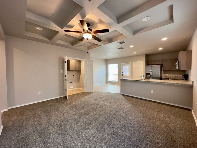 Building Photo - Charming Rent Ready Unit Available!