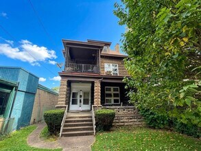 Building Photo - 609 S Braddock Ave