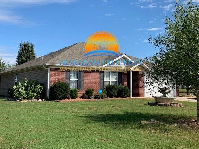 Primary Photo - 107 Upland Cir