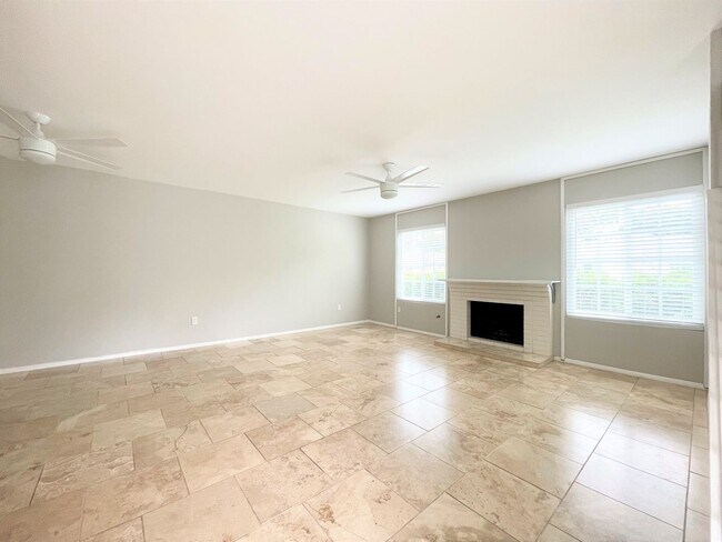 Foto del edificio - Charming Townhome in Desirable Calavera Hills!