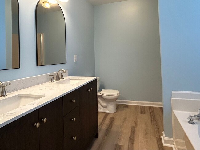 Foto del edificio - 5320 Cumberland Plain Dr