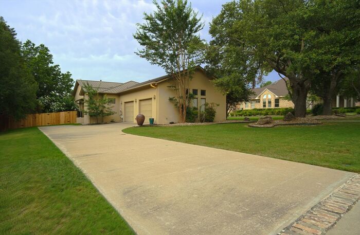 Foto principal - 3333 Vintage Drive Round Rock, TX 78664 **...