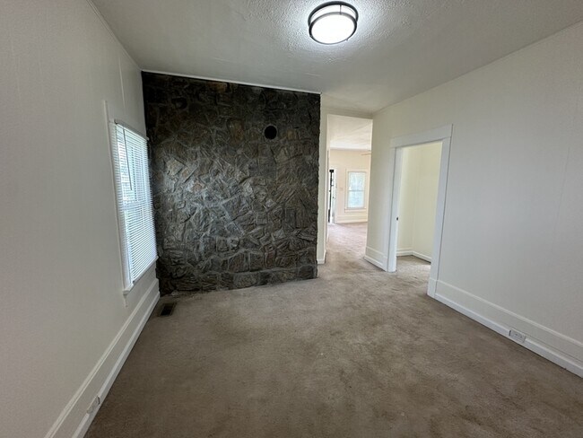 Building Photo - 2215 McCroskey Ave