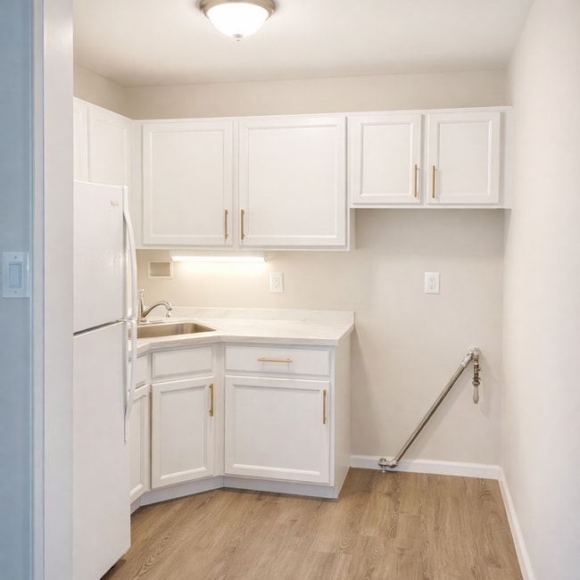 Building Photo - 2026 Move-In Special – $500 LEASE SIGNING BONUS!! Spacious Top-Floor 2-Bedroom Condo with Balcony...
