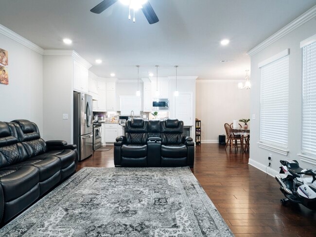 Building Photo - 940 W Ashmore Landing Loop