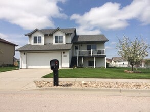 Building Photo - 5010 S Pitch Dr