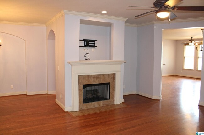 Building Photo - 5597 Park Side Cir