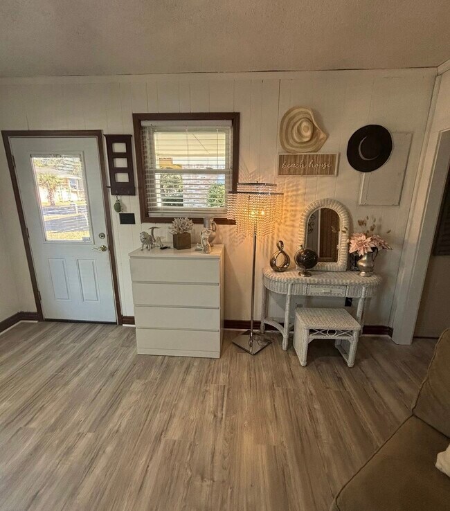 Foto del edificio - 6873 Foxchase Cir