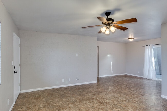 Living/Dining - 2628 E Orange St