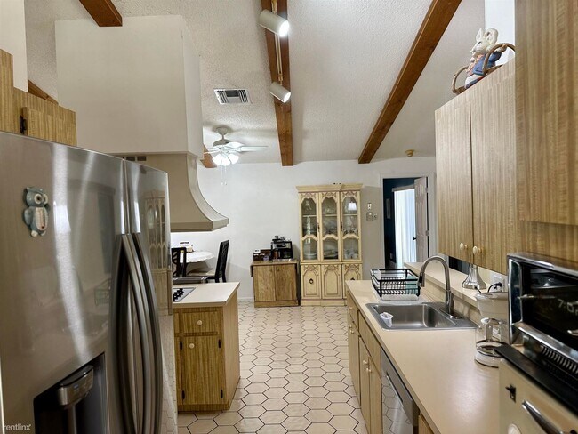 Building Photo - 3 br, 3 bath House - 6115 Winding Brooke Way