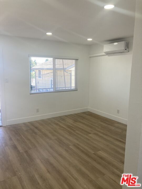 Foto del edificio - 1101 W 106th St