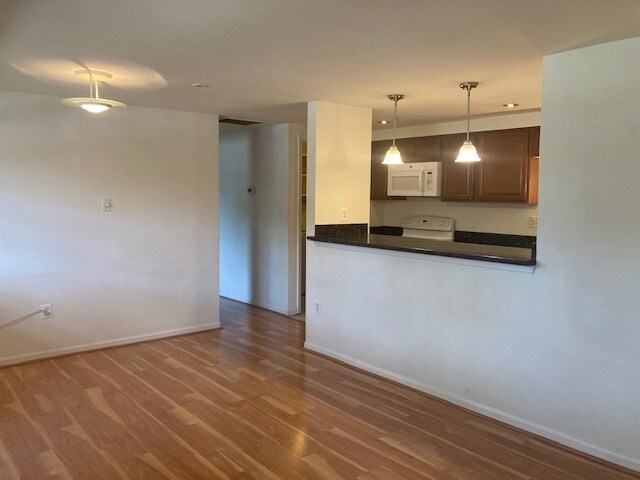 Building Photo - 502 Philmont Dr