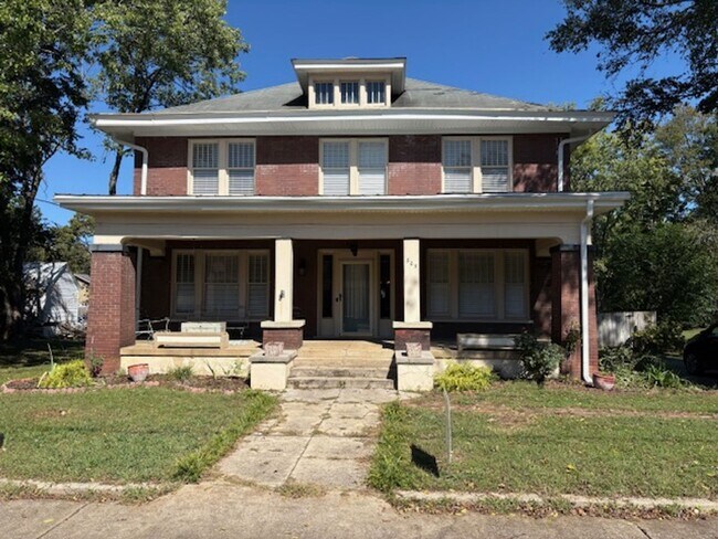 Foto del edificio - Historic Downtown Murfreesboro TN 3050 SF,...