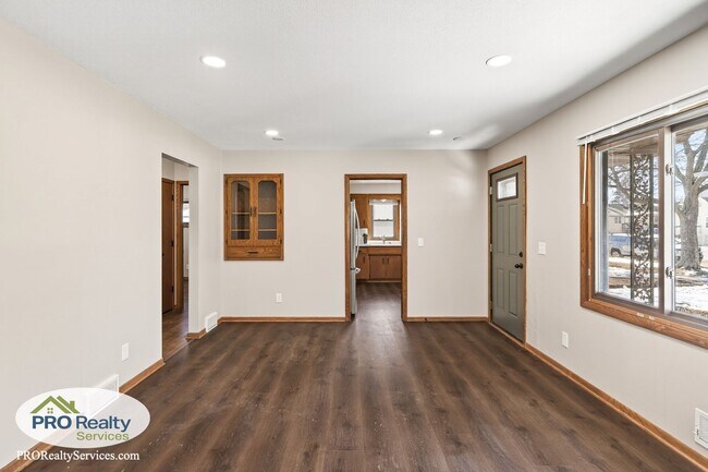 Foto del edificio - Recently Remodeled 4 Bedroom House