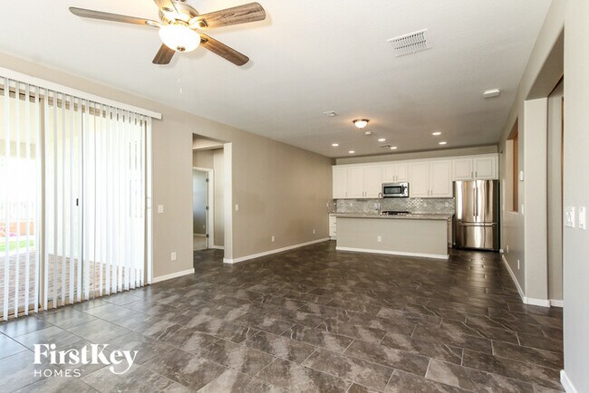 Foto del edificio - 23123 N 126th Dr
