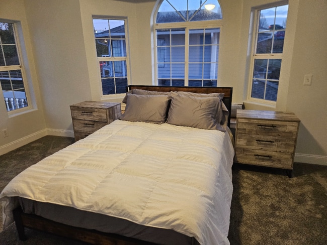 Building Photo - 18989 NE Marine Dr