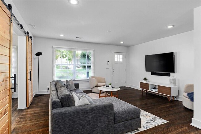 Foto del edificio - 1311 Sargent Ave SE