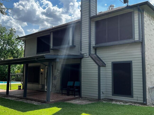 Foto del edificio - 16402 Sagewood Ct